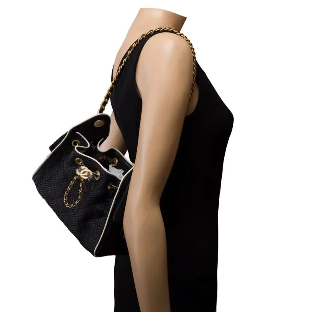 CHANEL Shoulder Bag